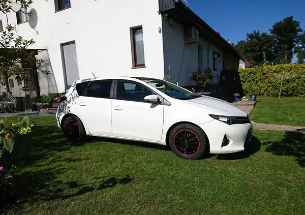 wielkopolskie Toyota Auris cena 36000 przebieg: 84108, rok produkcji 2014 z Szczawno-Zdrój